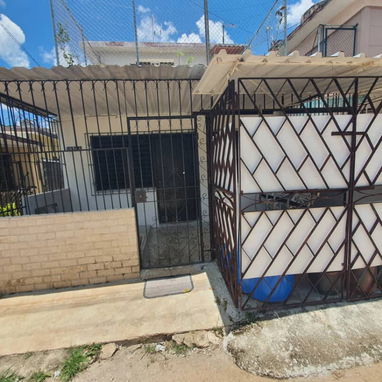 Se vende casa en Boyeros con garaje pequeño - Img 124704019