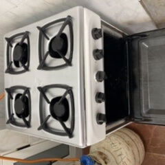 Cocina con horno marca imput, 60 usd las fotos hablan por si solas, esta impecable - Img 120240804
