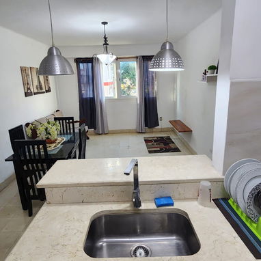 Se renta apartamento de dos habitaciones y dos baños en el vedado RAl0036 - Img 115531803