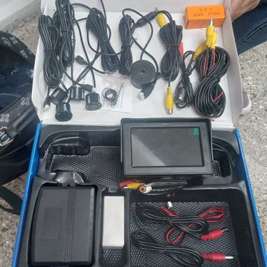 Cámara de retroceso con pantalla y 4 sensores de aproximación - Img 107832513