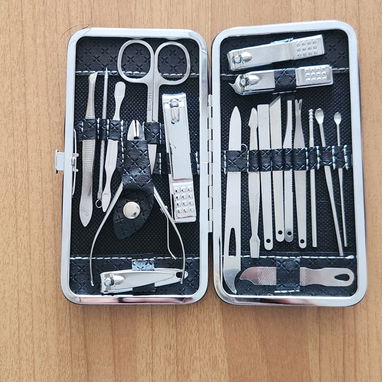 KIT DE MANICURA Y PEDICURA CON ESTUCHE PREMIUM 12 PCS, ENTREGA DE FACTURA, VARIEDAD DE ÚTILES DEL HOGAR, ETC - Img 124175057