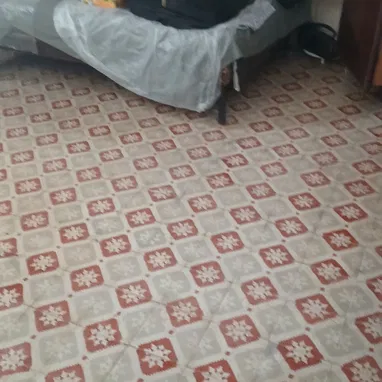 Se vende casa antigua con patio de tierra - Img 118487306