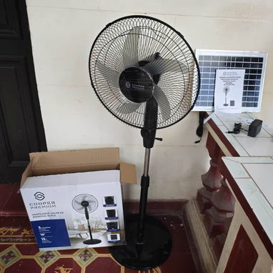 Ventilador recargable marca Cooper Premiun De 16 y 18 pulgadas con panel solar - Img 122237537