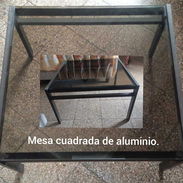 En venta mesa de aluminio de Cristal grueso - Img 55862976