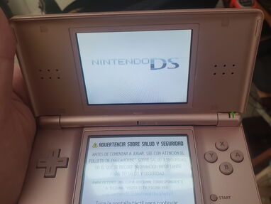 Nintendo DS. 1 casete. No tengo el cargador y la pantalla de arriba se ve Clarita. Por lo demás bien. 53cuatro4cuatro8cu - Img main-image