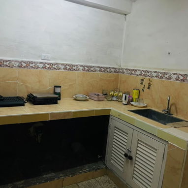 Vendo Casa en Pogolotti Marianao con todo adentro ver detalles. No Corredores - Img 127836509