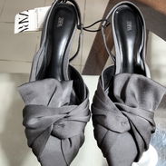 Vendo zapatos Zara, gris - Img 56957471