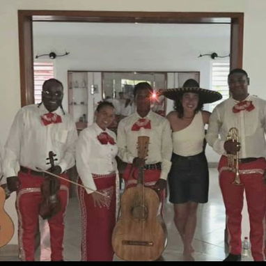 Mariachis en la Habana - Img 123110507