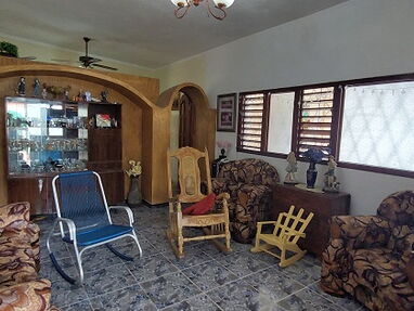 (P-57) Casa c/garaje y pequeña piscina, Jaimanitas, Playa - Img 40355876