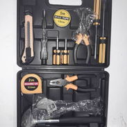 Caja de herramientas con maletín, lo básico para arreglos en casa - Img 58365657