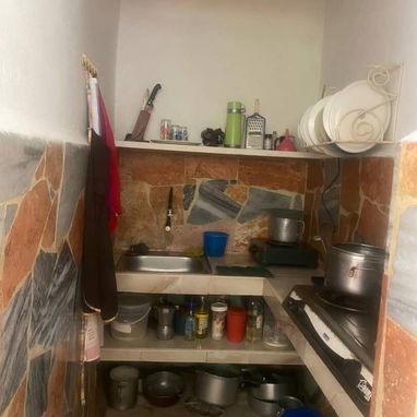 *SAN MIGUEL DEL PADRÓN*   *Reparto Martín Pérez*    _A 3 cuadras del parque de la herradura_    *Casa 🏠 con placa libr - Img 118894891