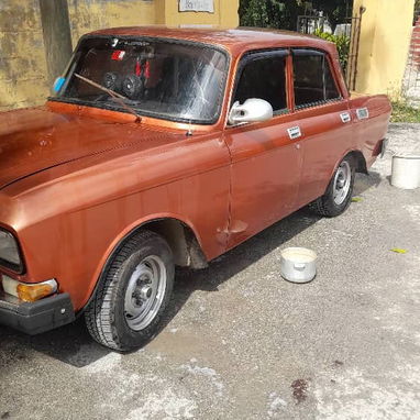 Venta de carro marca Moskvich en el Vedado - 2/10