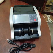 Máquina de contar dinero marca Ponnor modelo 0720 - Img 55919600