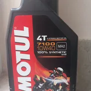 Aceite Motul 10 w 40 moto 4 Tiempos - Img 56895828