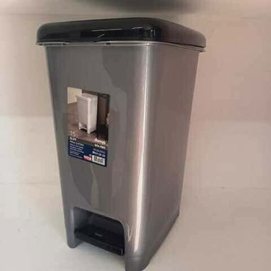 Para mantener la higiene en el hogar o la oficina: Cesto con Pedal SLIM 15LT –💰 $16    📦 Capacidad: 15 litros - 2/3