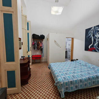 Calle Galiano,Casa Colonial Con Balcón 215m2,Tiene Una Terraza Al Final Con Vista a La La Calle De Atrás,Es 1er Piso,Azo - 7/10