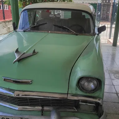 Vendo Chevrolet 56 BelAir - Img 122579310