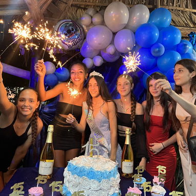 Organización y decoración de cumpleaños con video y fotografía - 3/7