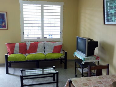 Apartamento de 2 dormitorios,1 piso, en edificio biplanta con entrada independiente - Img 67364349