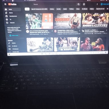 Laptop hp casi nueva i5 n7magen, 8ram,2tera de almacenamiento, detalle no sirve la batería - 2/4