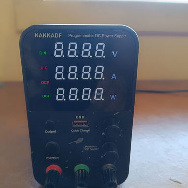 Fuente NANKADF Modelo WSP3010H 30v/10A de uso al 💯 - Img 127546688