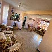 Vendo casa independien de tres niveles en Cerro, gas de la calle, agua todos los días. Incluye kit solar 4 mil kW panele - Img 57305654