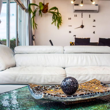 📱 Elegancia y Confort en el Corazón del Vedado: Apartamento en Calzada - Img 115341620