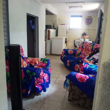 Venta de casa con garaje y patio 8500 usd - 4/5