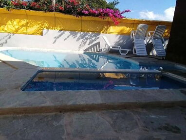 Rentamos casa con piscina a solo 5 cuadras de la playa. WhatsApp 58142662 - Img main-image