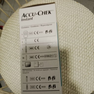 Glucómetro marca Accu-chek con tirillas y lancetas - Img 125317076