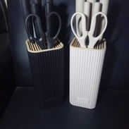 Set de 5 Cuchillos de hoja dura + tijera ,en su base - Img 56728362
