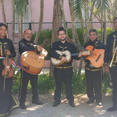 Mariachis en la Habana - Img 124794574