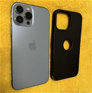 iPhone 13Pro Max azuel Sierra como nuevo con 256gb internos,se vende o se cambia por iPhone menor y vuelto - Img 45796994