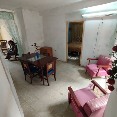 Casa en la Habana Vieja en bajos, no se va la luz en el casco historico - Img 121496586