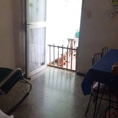 Apto 2do piso de 3/4 en playa con gas de la calle - 8/9