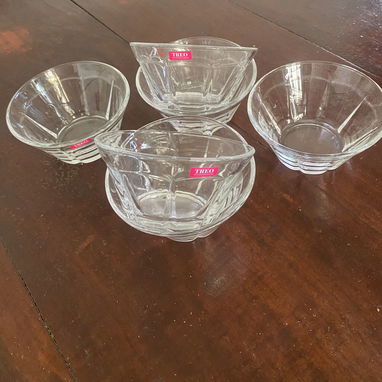 Vendo juego de postreras de cristal nuevas. Contactar con Isabela al 58264306. Más información por WhatsApp. - 5/7