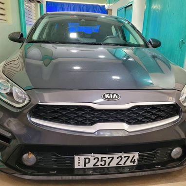 Se vende carro marca Kia en perfecto estado llamar al ☎️ 53577840 - 4/6