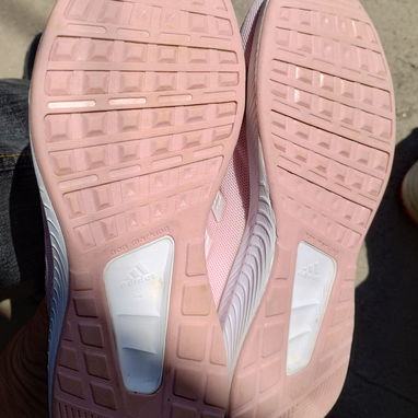 Tenis Adidas número 32 de niña. - Img 120039748