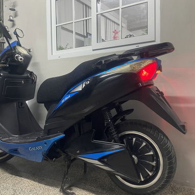 Moto Eléctrica Galaxy FS-Shark Sport Edition 1000W 72V 20A - 4/5