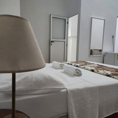 Renta por tiempo en el VEDADO! Apartamento para 1 pareja!! - Img 109483609