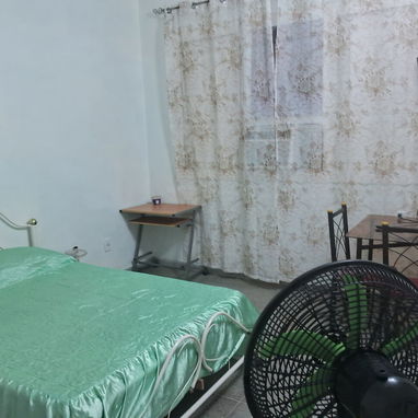 Alquiler de cuarto con todas las comodidades en zona muy centrica - Img 122159851