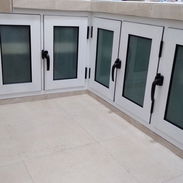 Ventanas de aluminio, puertas,bajos de meseta,mamparas de baño,paños fijos, estantes - Img 57853955