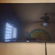 Televisor marca Royal de 32" con soporte para pared - Img 56855681