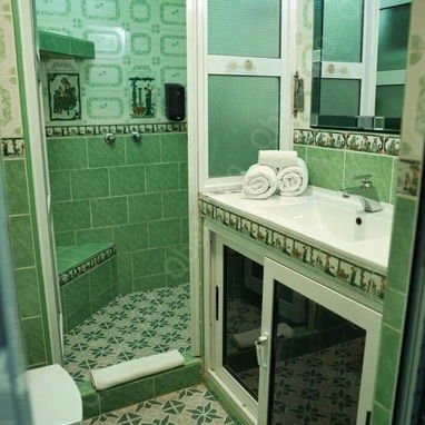 RENTA hostal de 5 habitaciones para 11 personas EN EL VEDADO CAPITALINO, con Qba Hostin 360 - 2/10