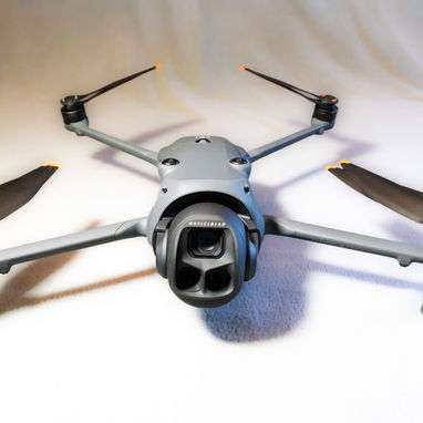 DJI Mavic 4 Pro 512GB Creator Combo RC Pro 2 - 2/3