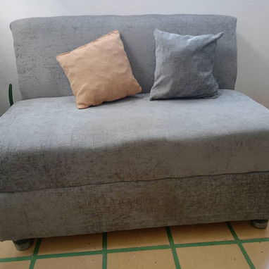 sofá pequeño en perfecto estado - Img 124367978