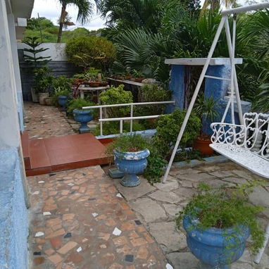 🏖️ Casa De Renta Con Piscina En Guanabo. 💡 Tiene respaldo energético y capacidad para 8 personas por 70 usd la noche - Img 126012706