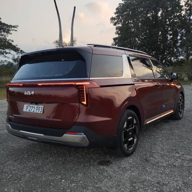 Vendo o negocio Kia Carnival, 2025 cero millas - Img 112277514