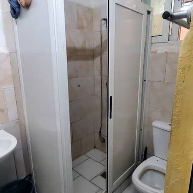 12500 usd vendo apartamento en el vedado es interior más q céntrico ubicado en 23 y G es en bajos de 1/4 con vestidor (q - Img 122797038