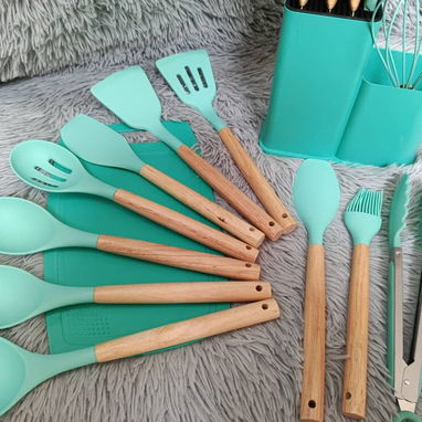 Set de utensilios de cocina de silicona con cuchillos y tablas de cortar (19 piezas) en 14000cup - Img 122487632